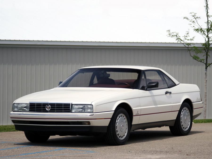  Cadillac Allante 1990 года  (фото 2 из 8)